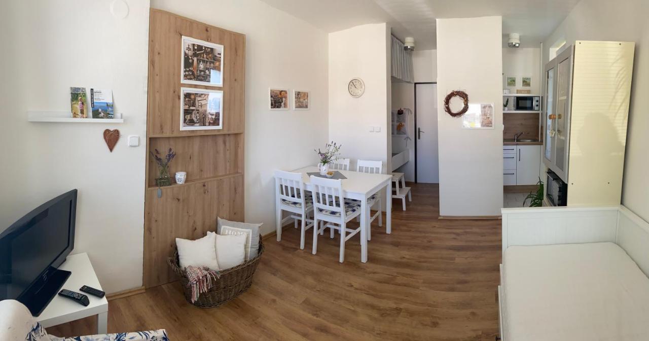 Apartman V Brezi Екстериор снимка